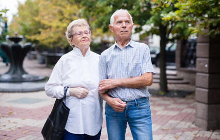 Physical Therapy Approaches to Chronic Back Pain in Seniors: Evidence-Based Practices
